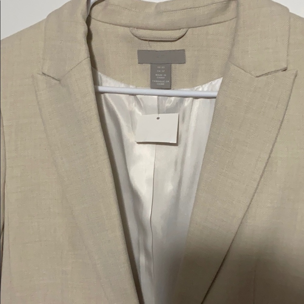 Blazer - Picture 4 of 6